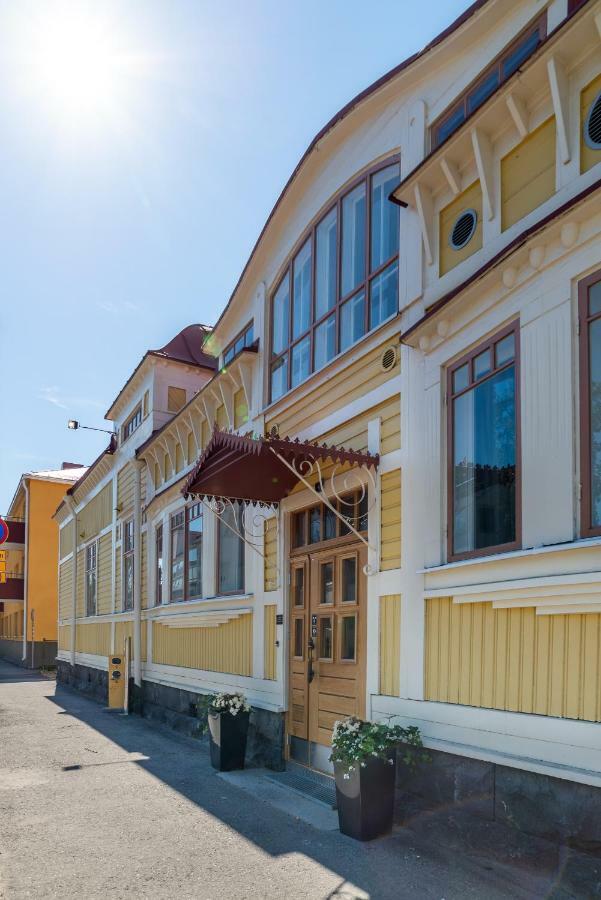 De Gamlas Hem Hotel&Restaurant Oulu Buitenkant foto